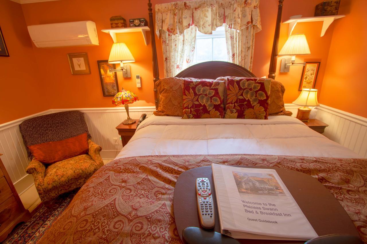 Phineas Swann Inn & Spa Montgomery Center Екстериор снимка