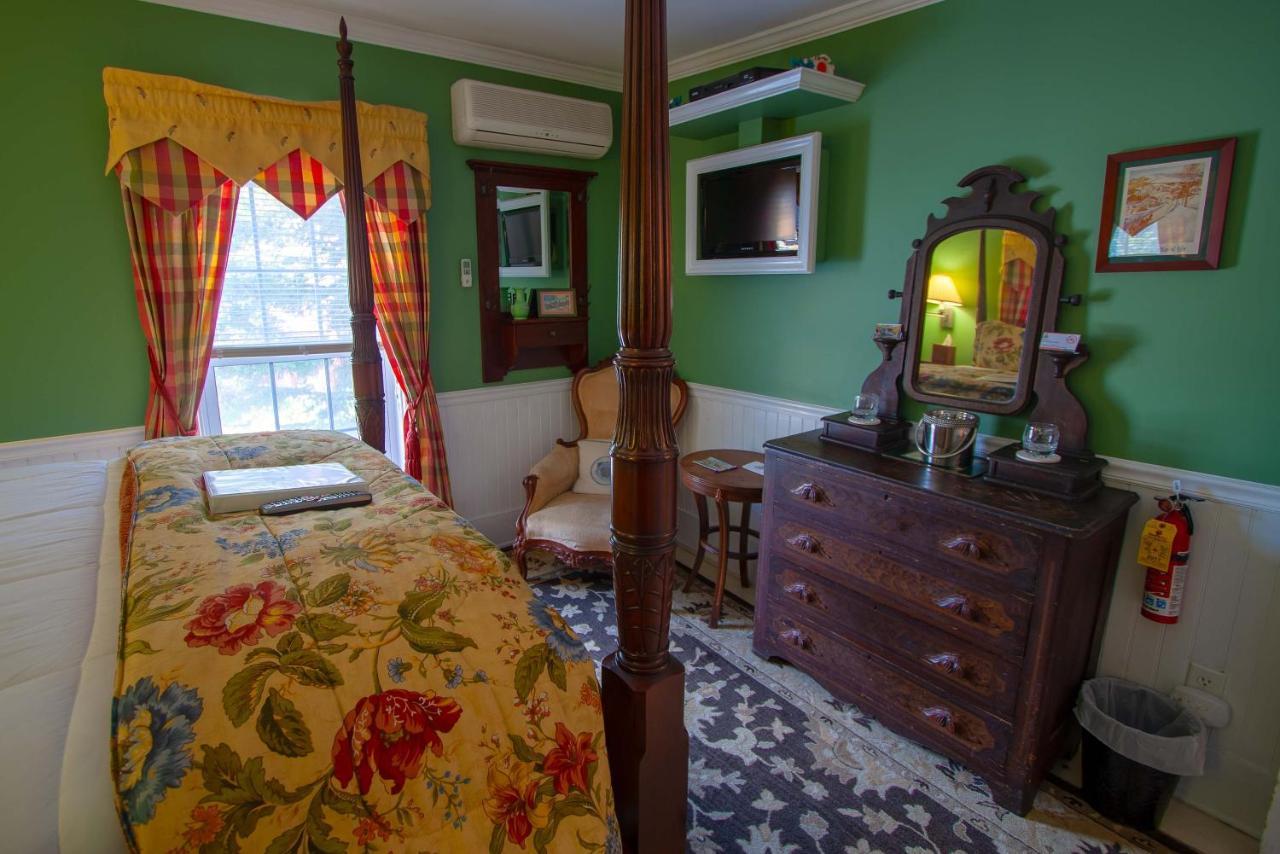 Phineas Swann Inn & Spa Montgomery Center Екстериор снимка